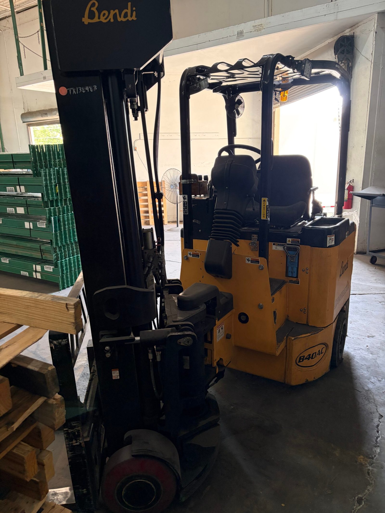 Front angled view of the Landoll Bendi B40AC forklift, showing the mast and operator compartment.