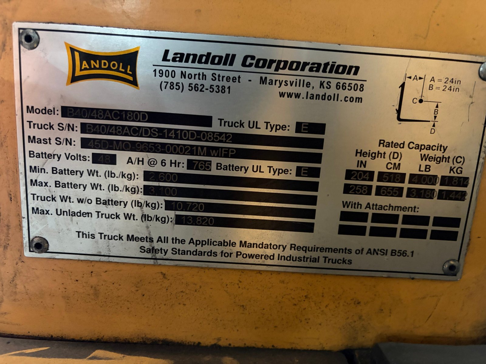 Landoll Bendi manufacturer plate showing model B40/48AC180D and rated capacities of 4,000 lb at 204 inches and 3,180 lb at 258 inches.